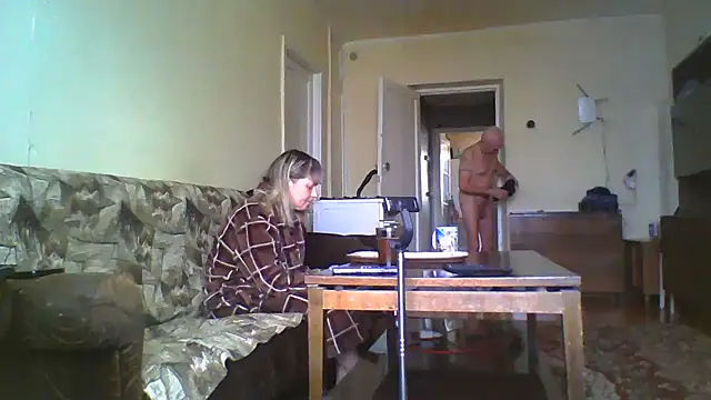 Snapshot of LoverCoupxl chatting on September 2025 07:35:01 AM LoverCoupxl online show from September 2025 07:35:01 AM