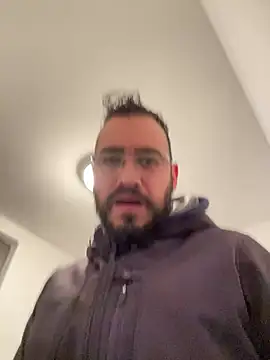 Snapshot of leonardohot1987 chatting on January 2025 08:48:01 PM leonardohot1987 online show from January 2025 08:48:01 PM