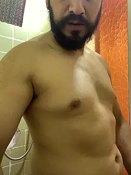 Snapshot of leonardohot1987 chatting on February 2025 03:18:02 AM leonardohot1987 online show from February 2025 03:18:02 AM