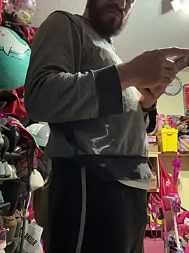 Snapshot of leonardohot1987 chatting on February 2025 04:12:02 AM leonardohot1987 online show from February 2025 04:12:02 AM