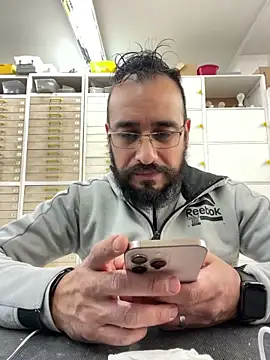 Snapshot of leonardohot1987 chatting on February 2025 06:06:02 AM leonardohot1987 online show from February 2025 06:06:02 AM