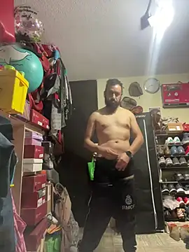 Snapshot of leonardohot1987 chatting on February 2025 05:15:01 AM leonardohot1987 online show from February 2025 05:15:01 AM