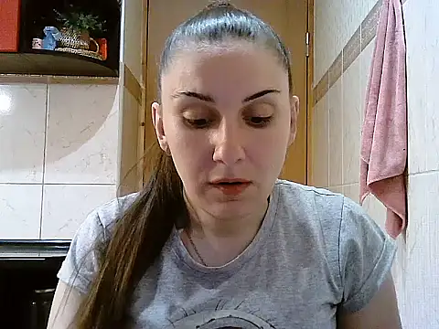 Snapshot of Yuliia30 chatting on June 2026 05:07:01 PM Yuliia30 online show from June 2026 05:07:01 PM