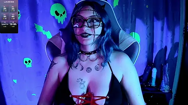 Kimlennox  online show from December 2025 02:01:01 PM