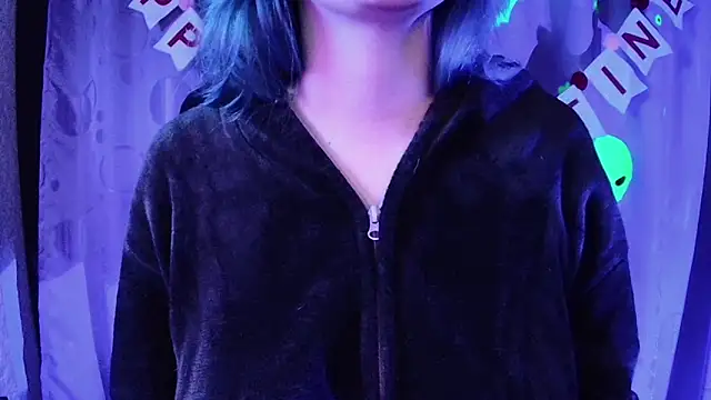 Kimlennox  online show from February 2026 11:41:01 PM