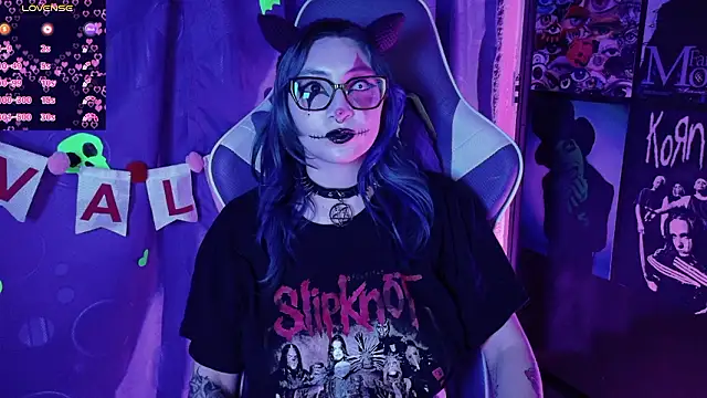 Kimlennox  online show from February 2026 01:40:01 PM