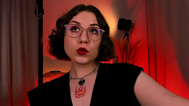 Eva Moss  online show from March 2025 12:53:01 AM