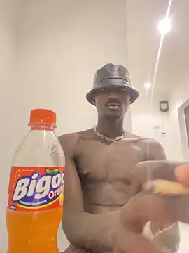 Snapshot of MylesBbc23 chatting on March 2025 01:17:02 AM MylesBbc23 online show from March 2025 01:17:02 AM