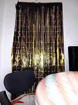 CarolinePolsen online show from December 2025 06:39:01 PM