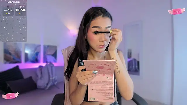 Snapshot of Kathe_slim chatting on November 2025 04:18:02 PM Kathe slim online show from November 2025 04:18:02 PM