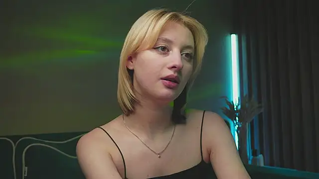 milasmiu online show from February 2025 09:25:02 PM