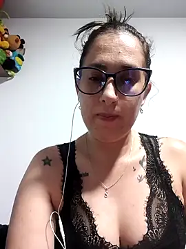 CHARLOTTE 1711 online show from November 2025 03:49:02 AM