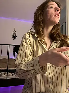 Snapshot of Mary_Leaf chatting on February 2025 05:37:01 PM Mary Leaf online show from February 2025 05:37:01 PM