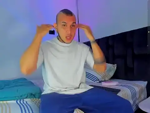 austinoficial online show from February 2026 03:55:02 AM