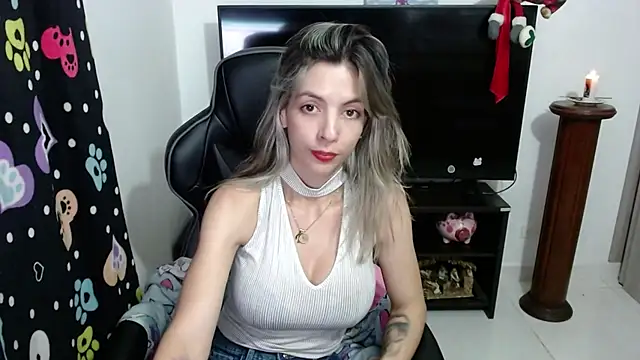 Princezzlove3 online show from January 2025 11:43:01 PM