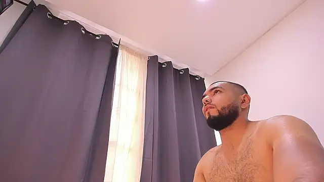 arturguy00 online show from January 2025 09:50:02 PM