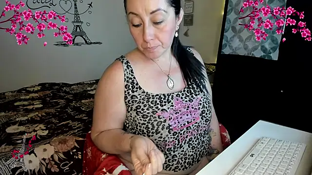 Snapshot of nataparis chatting on May 2026 12:07:01 AM nataparis online show from May 2026 12:07:01 AM