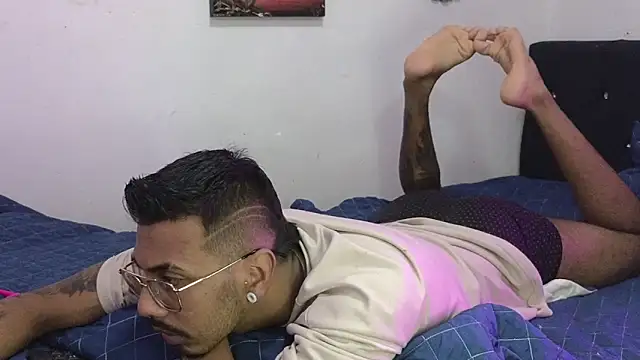 Snapshot of eros-0001 chatting on January 2025 06:42:02 AM eros-0001 online show from January 2025 06:42:02 AM