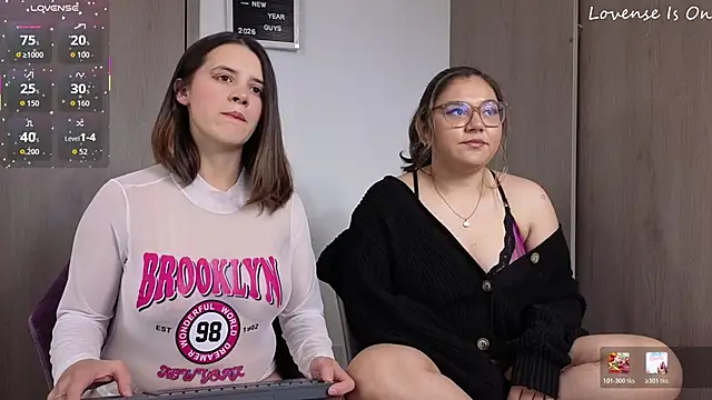 Snapshot of SexLaura_ chatting on January 2026 09:29:01 PM SexLaura online show from January 2026 09:29:01 PM