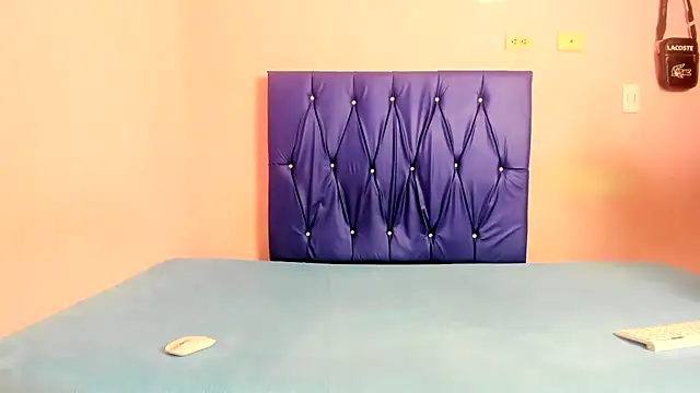 Snapshot of Latinos_2001 chatting on December 2025 12:56:01 PM Latinos 2001 online show from December 2025 12:56:01 PM