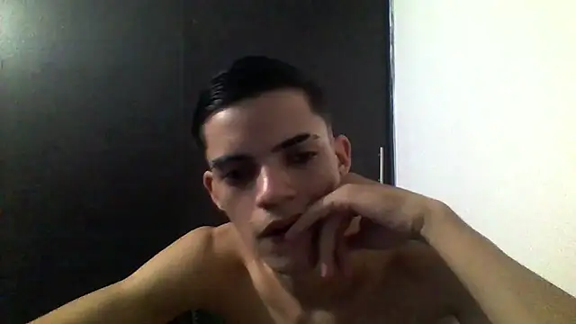 Latinos 2001 online show from May 2026 03:45:02 AM