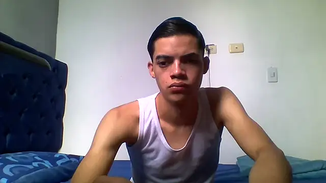 Latinos 2001 online show from June 2026 02:21:02 PM