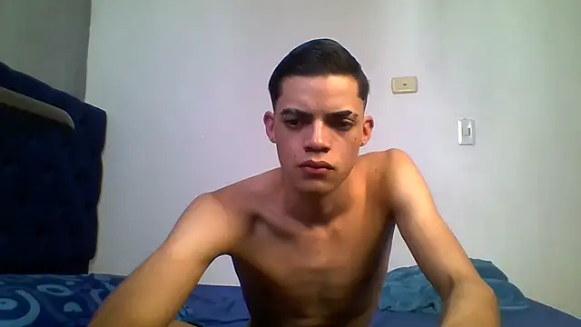 Latinos 2001 online show from June 2026 06:39:01 PM