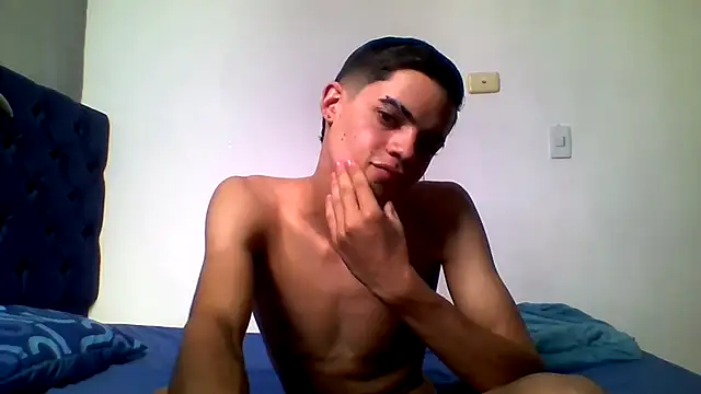 Latinos 2001 online show from June 2026 07:27:01 PM