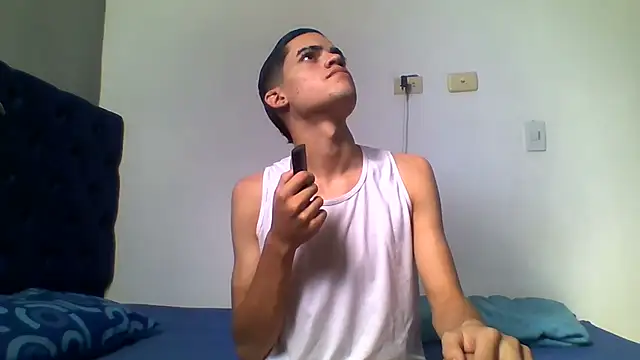 Latinos 2001 online show from June 2026 01:34:02 PM