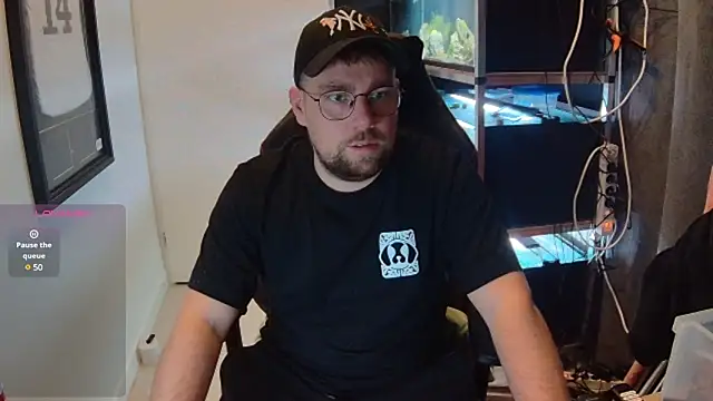 Snapshot of justinitt chatting on January 2025 03:43:01 PM justinitt online show from January 2025 03:43:01 PM