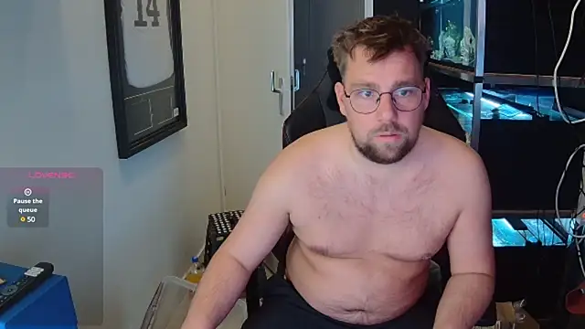 Snapshot of justinitt chatting on January 2025 03:24:01 PM justinitt online show from January 2025 03:24:01 PM