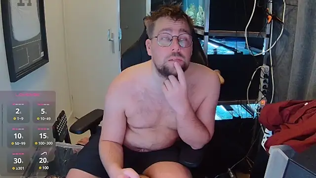 Snapshot of justinitt chatting on January 2025 04:13:02 PM justinitt online show from January 2025 04:13:02 PM