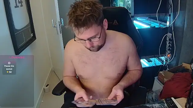 Snapshot of justinitt chatting on January 2025 12:37:02 PM justinitt online show from January 2025 12:37:02 PM