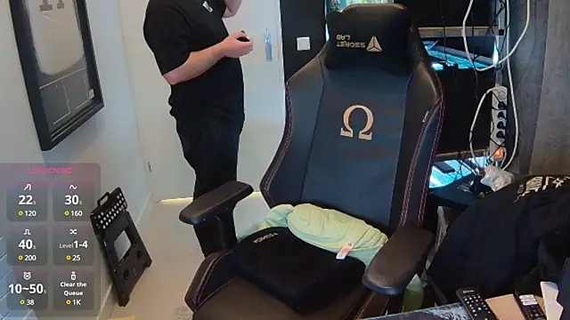 Snapshot of justinitt chatting on February 2025 01:52:01 PM justinitt online show from February 2025 01:52:01 PM