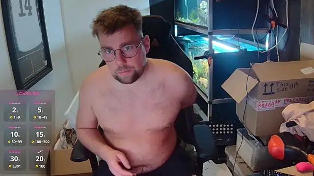 Snapshot of justinitt chatting on February 2025 09:41:02 PM justinitt online show from February 2025 09:41:02 PM