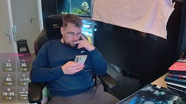 Snapshot of justinitt chatting on February 2025 03:03:01 PM justinitt online show from February 2025 03:03:01 PM