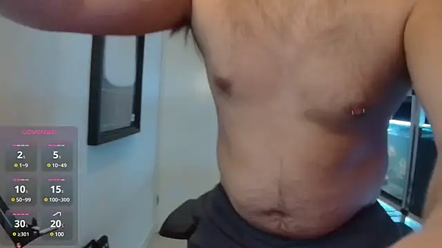 Snapshot of justinitt chatting on February 2025 06:23:02 PM justinitt online show from February 2025 06:23:02 PM