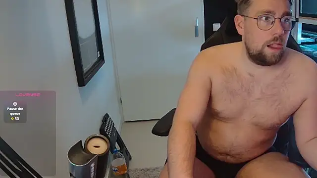 Snapshot of justinitt chatting on February 2025 09:26:02 PM justinitt online show from February 2025 09:26:02 PM