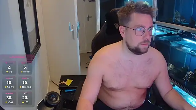 Snapshot of justinitt chatting on February 2025 08:58:02 PM justinitt online show from February 2025 08:58:02 PM