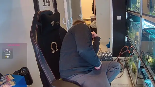 Snapshot of justinitt chatting on February 2025 10:23:01 AM justinitt online show from February 2025 10:23:01 AM