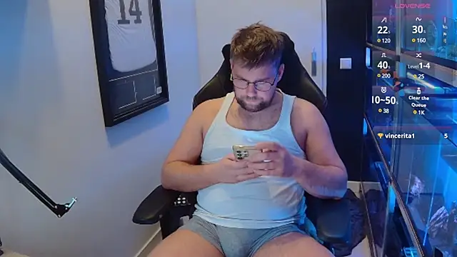 Snapshot of justinitt chatting on February 2025 10:04:02 PM justinitt online show from February 2025 10:04:02 PM