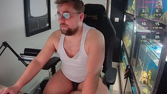 Snapshot of justinitt chatting on February 2025 04:16:02 AM justinitt online show from February 2025 04:16:02 AM