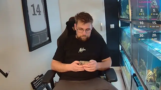 Snapshot of justinitt chatting on February 2025 07:14:01 PM justinitt online show from February 2025 07:14:01 PM