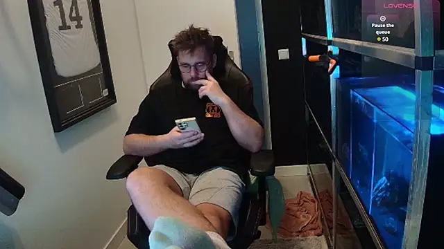 Snapshot of justinitt chatting on February 2025 08:06:02 AM justinitt online show from February 2025 08:06:02 AM