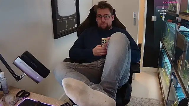 Snapshot of justinitt chatting on March 2025 01:07:01 PM justinitt online show from March 2025 01:07:01 PM