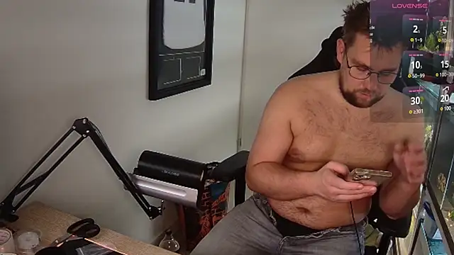 Snapshot of justinitt chatting on March 2025 06:54:01 PM justinitt online show from March 2025 06:54:01 PM