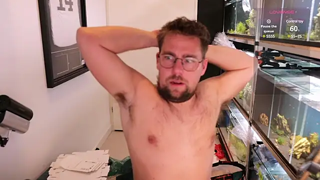 Snapshot of justinitt chatting on March 2025 12:54:02 AM justinitt online show from March 2025 12:54:02 AM