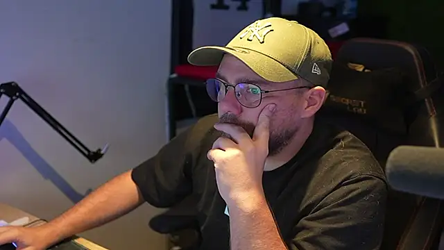 Snapshot of justinitt chatting on September 2025 12:15:02 PM justinitt online show from September 2025 12:15:02 PM