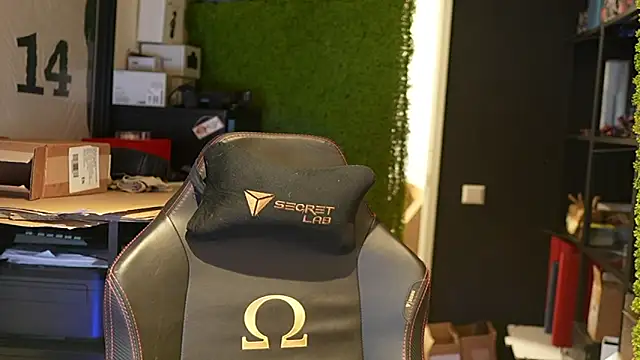 Snapshot of justinitt chatting on September 2025 11:31:02 AM justinitt online show from September 2025 11:31:02 AM