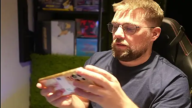 Snapshot of justinitt chatting on September 2025 08:09:01 PM justinitt online show from September 2025 08:09:01 PM